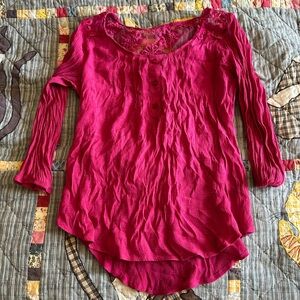 💥5 for $15 Kismet Magenta Lace Detail Blouse